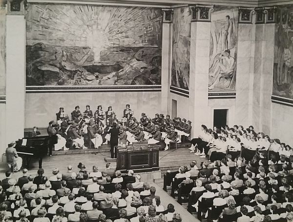 Bjølsen pikeorkester i universitetets aula